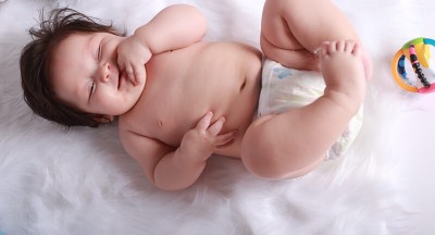 Có nên mặc tã quần cho trẻ sơ sinh? Bobby giải đáp mẹ nhé!